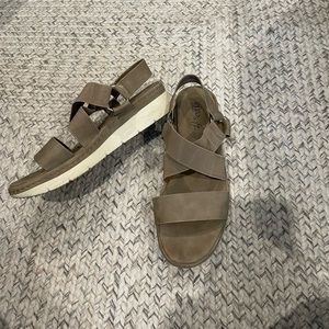 Eurosoft wedged walking sandals